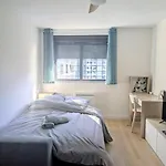 Center Compans Free Parking Wifi Subway Airport *