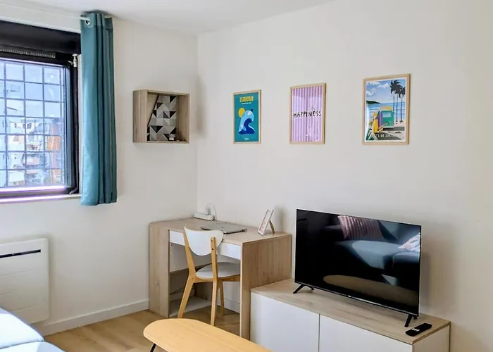 아파트 Studio Center Compans Free Parking Wifi Subway Airport *